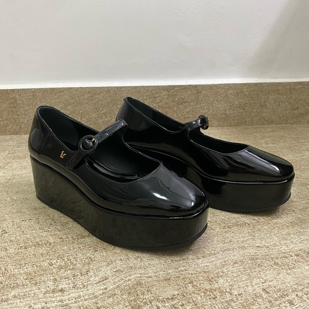 NWOT Larroude Black Platform Mary Jane Shoes